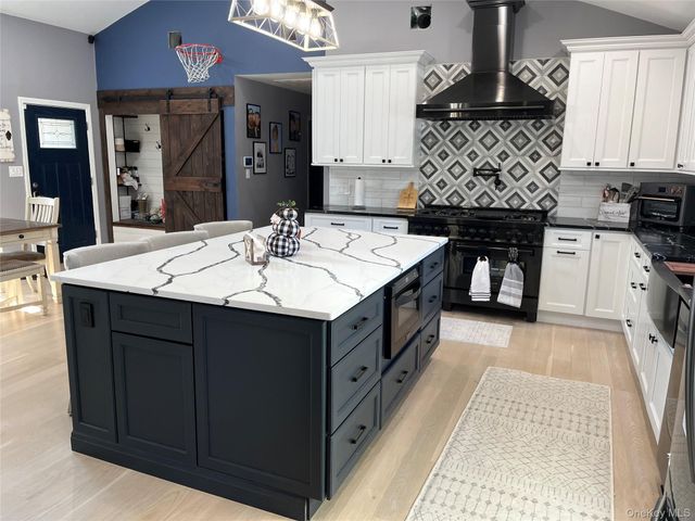 15 Highview Avenue, Selden, NY 11784