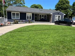 15 Highview Avenue, Selden, NY 11784