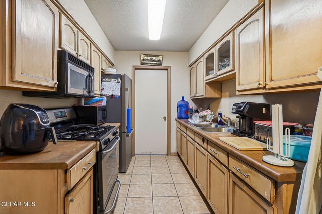 9082 TENANGO Drive, El Paso, TX 79907