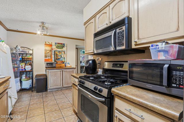 9082 TENANGO Drive, El Paso, TX 79907