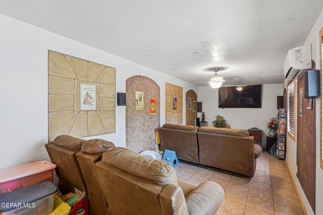 9082 TENANGO Drive, El Paso, TX 79907