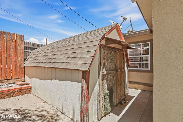 9082 TENANGO Drive, El Paso, TX 79907