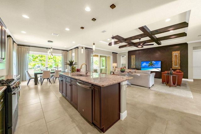 300 LAMBERTON LANE, Deland, FL 32724