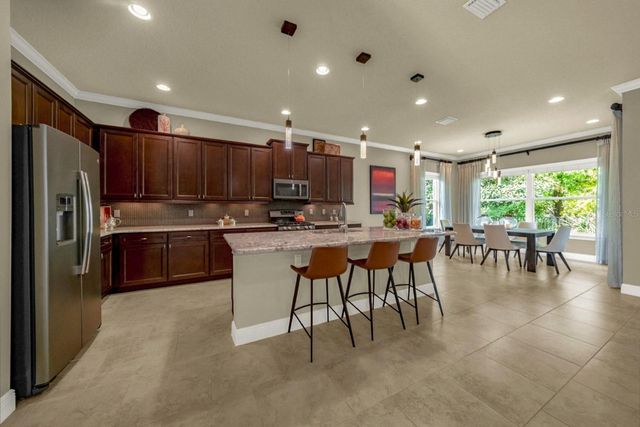 300 LAMBERTON LANE, Deland, FL 32724