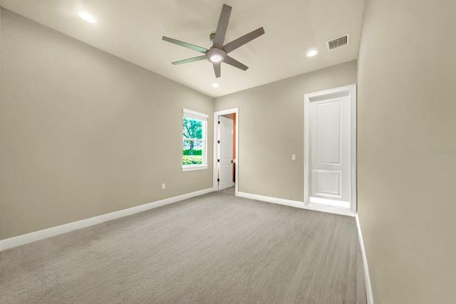 300 LAMBERTON LANE, Deland, FL 32724