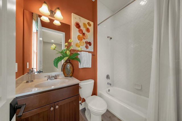 300 LAMBERTON LANE, Deland, FL 32724