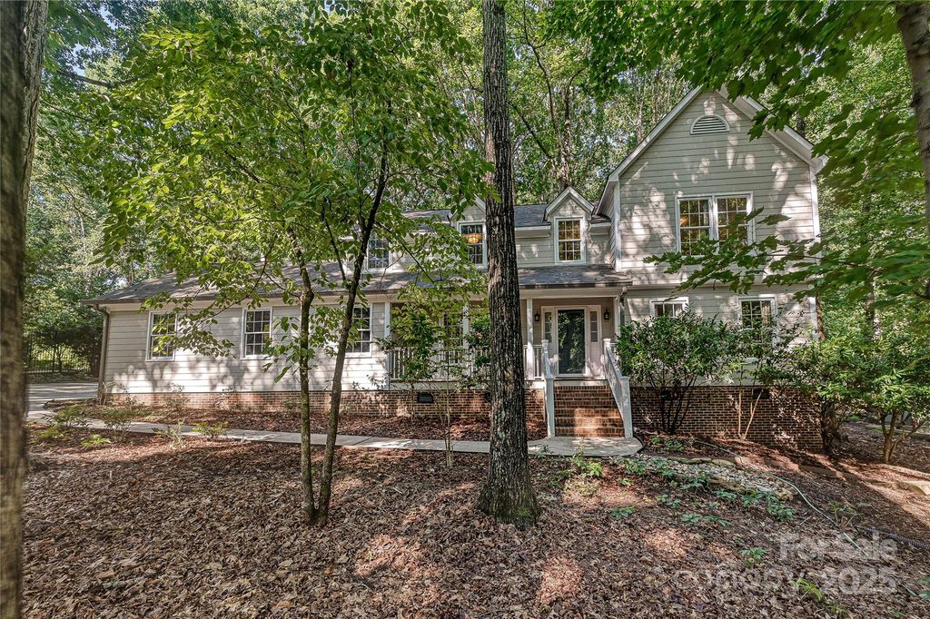 5721 Camelot Drive, Charlotte, NC 28270