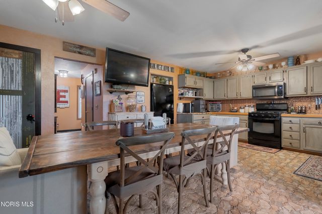 2083 Coe Court, Perrysburg, OH 43551