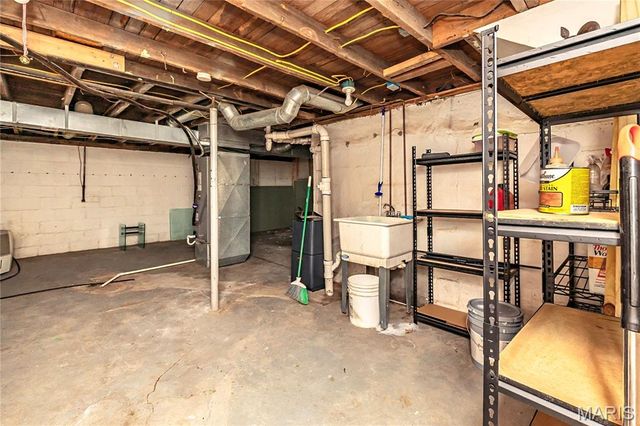534 Tecumseh Street, St Charles, MO 63301