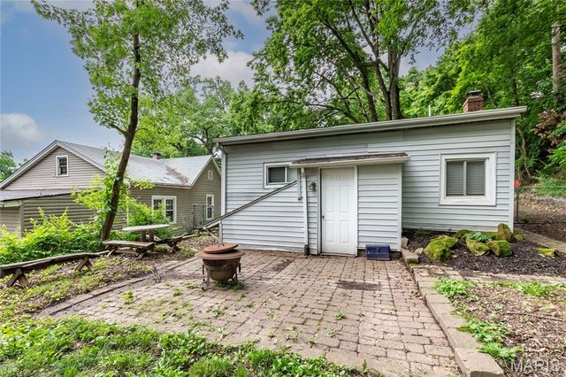 534 Tecumseh Street, St Charles, MO 63301