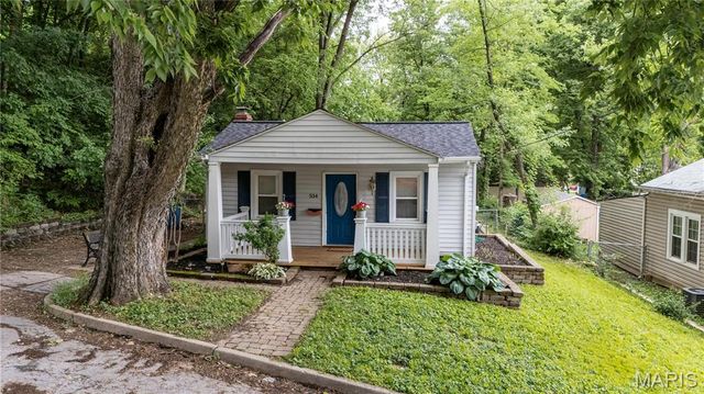 534 Tecumseh Street, St Charles, MO 63301
