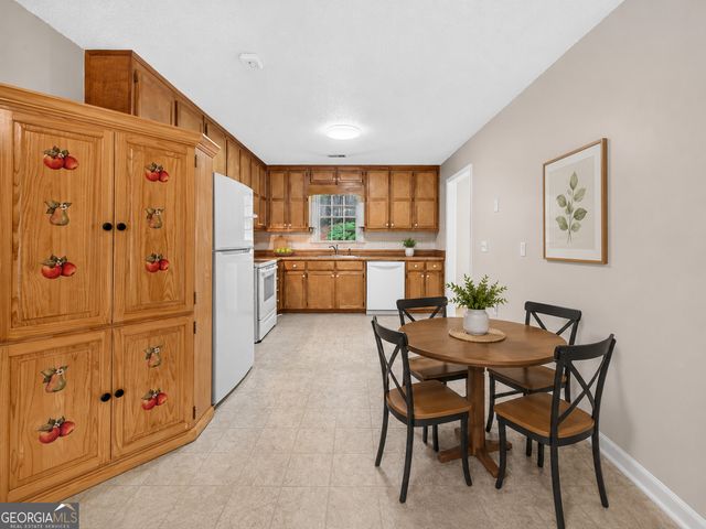 129 Springbrook Drive, Auburn, GA 30011