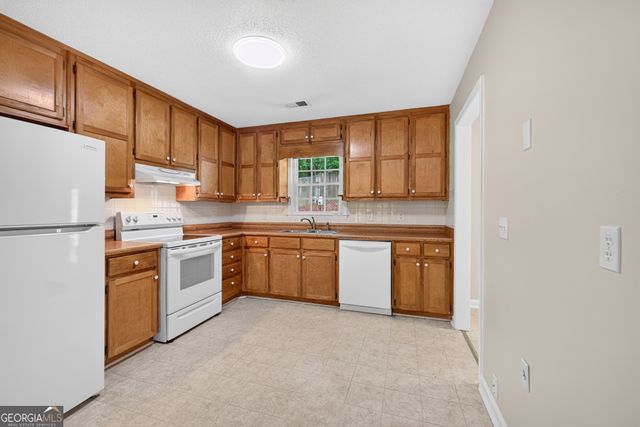 129 Springbrook Drive, Auburn, GA 30011