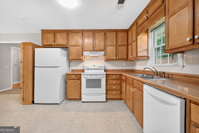 129 Springbrook Drive, Auburn, GA 30011