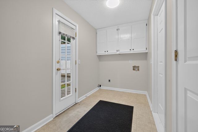 129 Springbrook Drive, Auburn, GA 30011