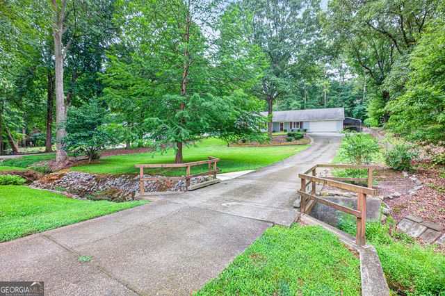 129 Springbrook Drive, Auburn, GA 30011