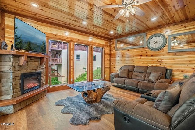 2864 Owens Rdg Way, Sevierville, TN 37876