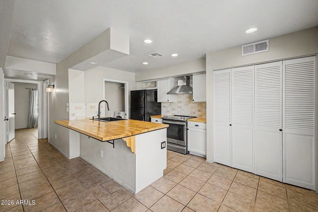6708 W KINGS Avenue, Peoria, AZ 85382