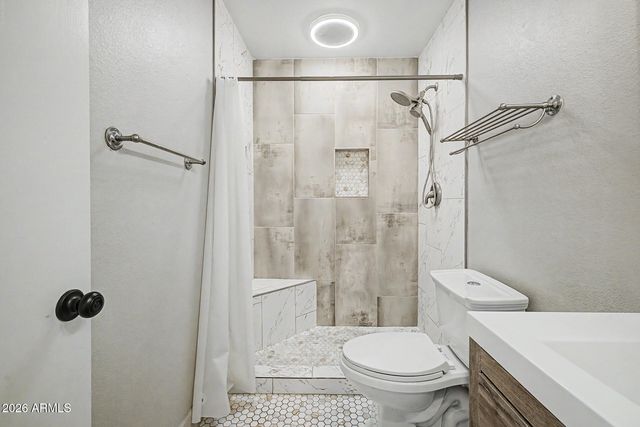 6708 W KINGS Avenue, Peoria, AZ 85382