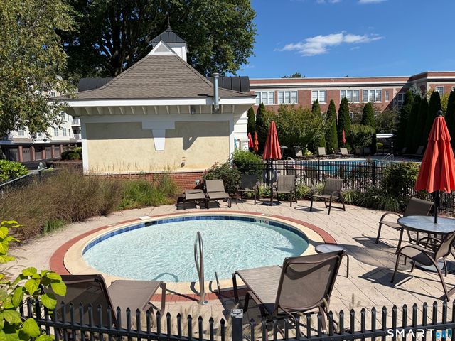 30 Schoolhouse Drive 302, West Hartford, CT 06110