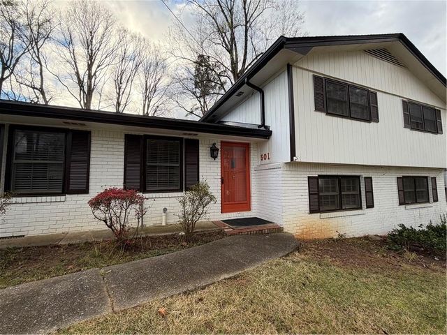 501 Little John Drive NW, Lilburn, GA 30047