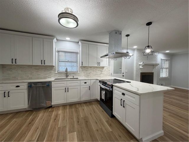 501 Little John Drive NW, Lilburn, GA 30047