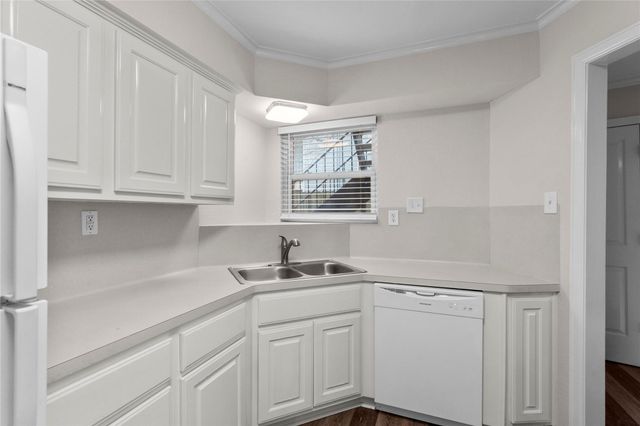 102 Strand Street 19, Galveston, TX 77550