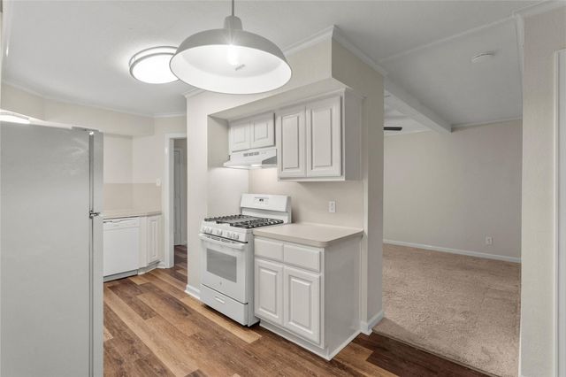 102 Strand Street 19, Galveston, TX 77550