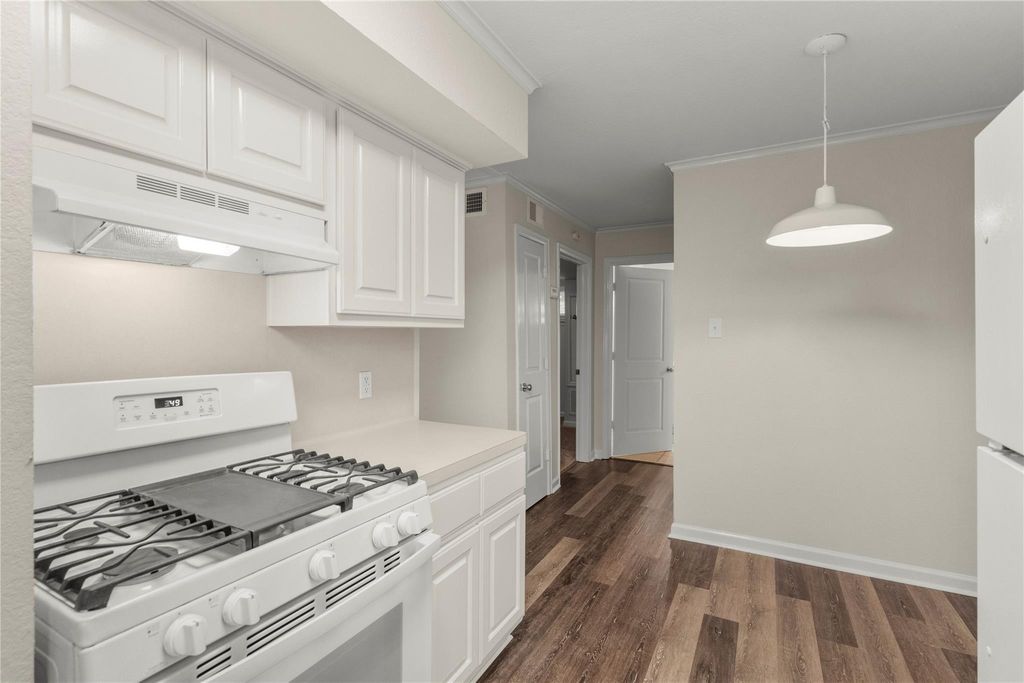102 Strand Street 19, Galveston, TX 77550