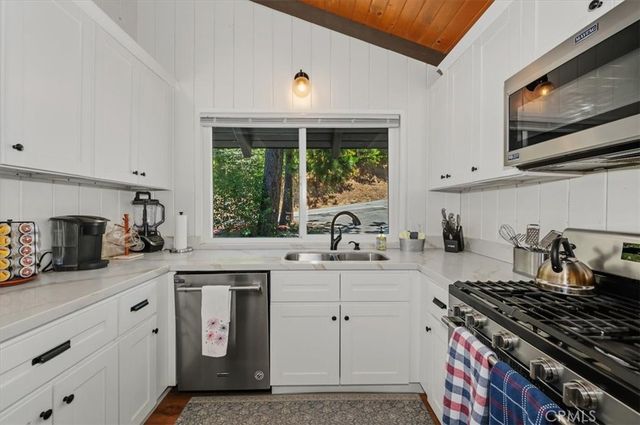 27809 North Bay, Lake Arrowhead, CA 92352