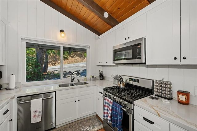 27809 North Bay, Lake Arrowhead, CA 92352