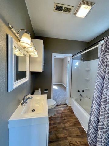 1514 W Graham Road, Bethel Heights, AR 72764