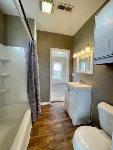 1514 W Graham Road, Bethel Heights, AR 72764