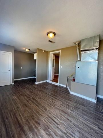 1514 W Graham Road, Bethel Heights, AR 72764