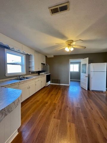 1514 W Graham Road, Bethel Heights, AR 72764