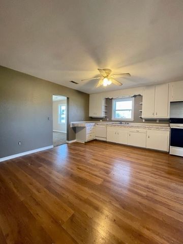 1514 W Graham Road, Bethel Heights, AR 72764