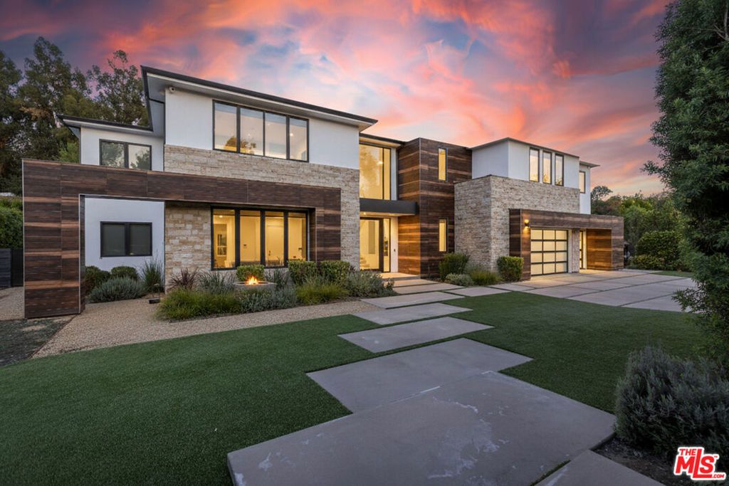 4607 Vanalden Avenue, Tarzana, CA 91356