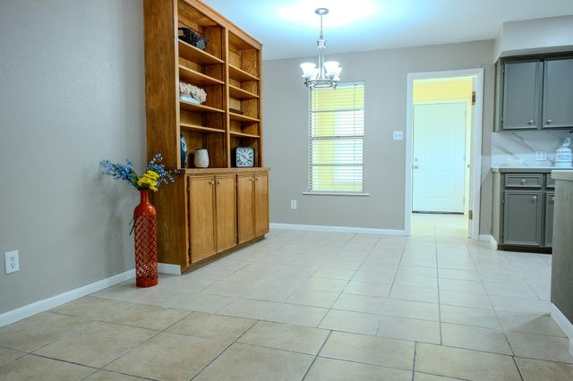 210 LOESCH DR, Elgin, TX 78621