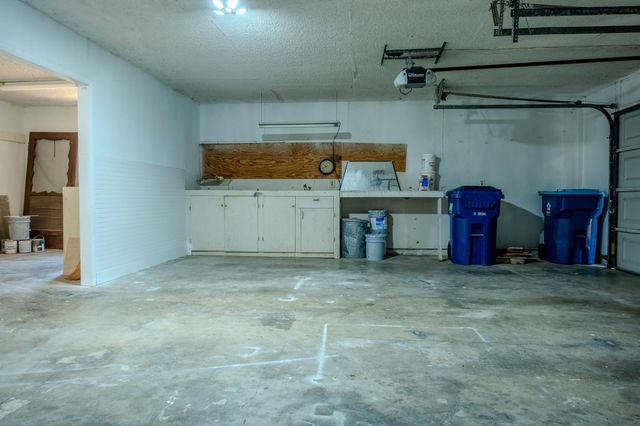 210 LOESCH DR, Elgin, TX 78621