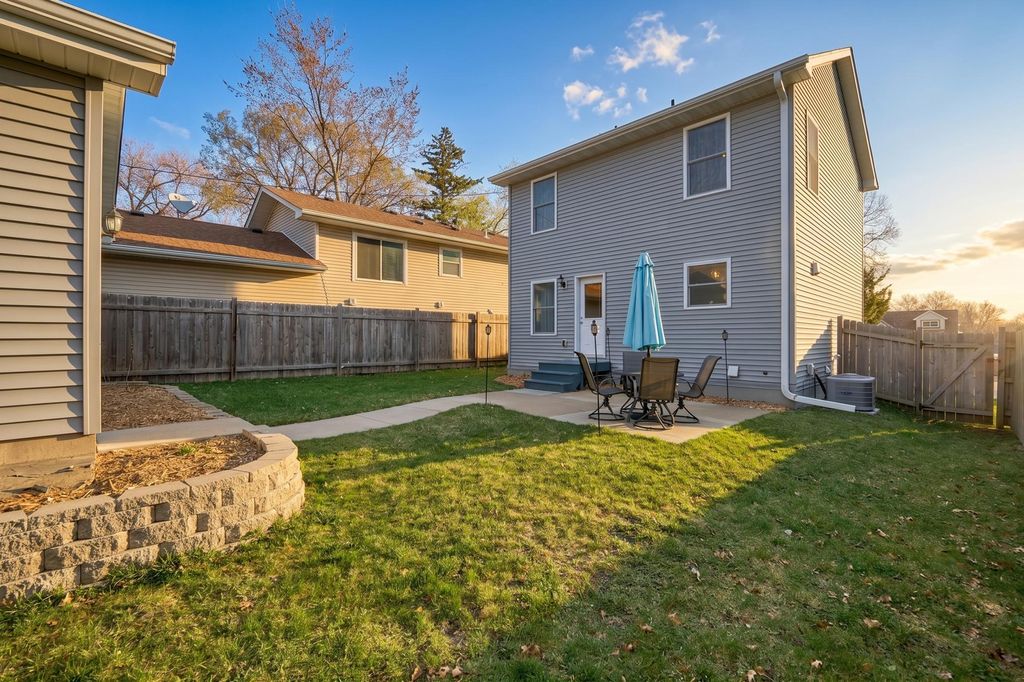 3846 Tyler Street NE, Columbia Heights, MN 55421 — photo 2
