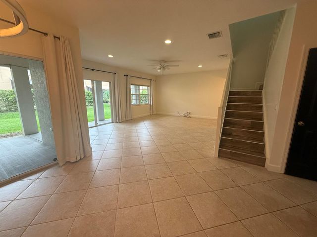 114 Owl Pointe Circle, Jupiter, FL 33458