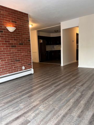25-59 46th Street 2, Astoria, NY 11103