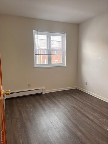 25-59 46th Street 2, Astoria, NY 11103