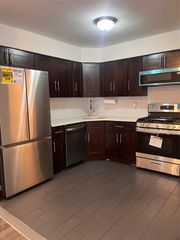 25-59 46th Street 2, Astoria, NY 11103