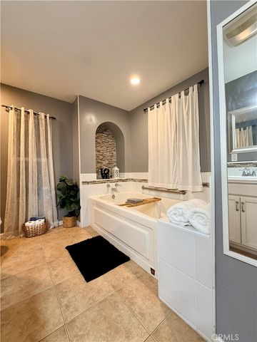 1896 Maryvale, Hemet, CA 92544