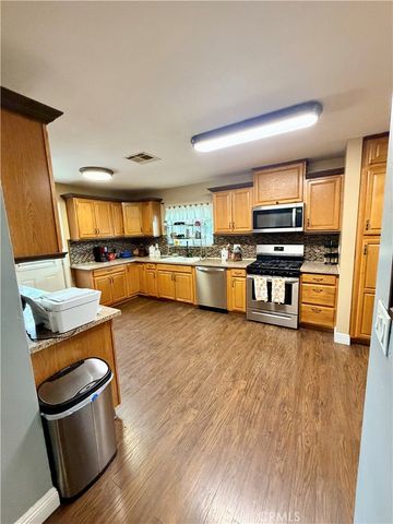 1896 Maryvale, Hemet, CA 92544