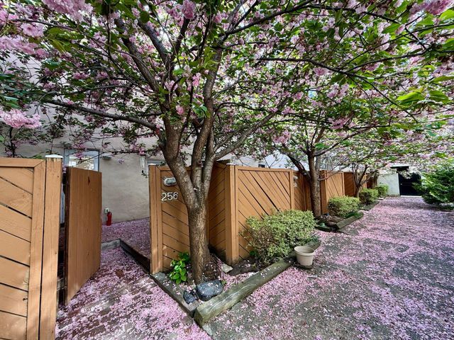 256 S ALDER ST, Philadelphia, PA 19107