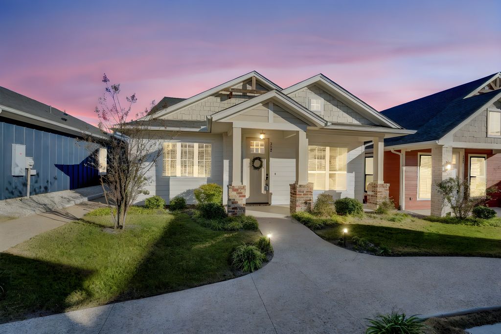 322 Woodside Trail, Waxahachie, TX 75165