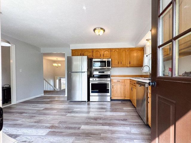 78 Langholm Drive, Nashua, NH 03062