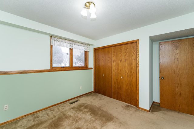 1718 22nd Avenue NE, Rochester, MN 55906